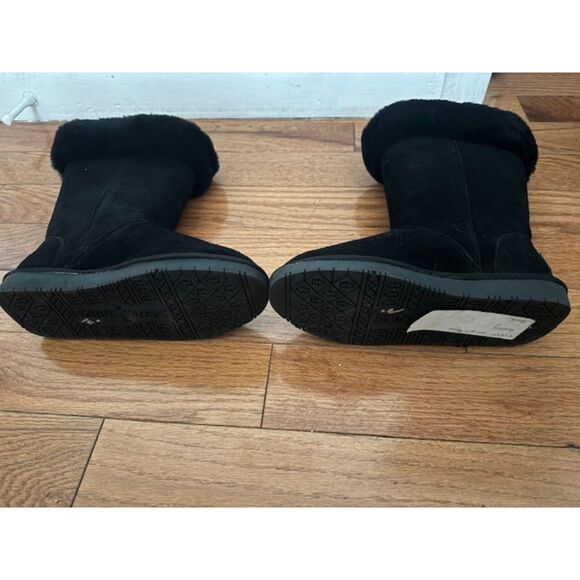 NWT Minnetonka Suede Shearling Black boots with Fringe, Size 6. - Picture 9 of 9